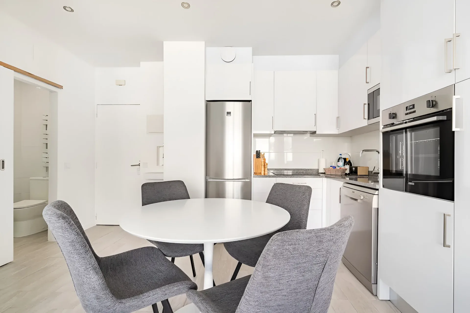 Timeless Beach I — interior 9